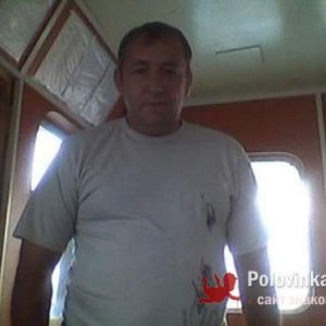 Юра Петров, 53 года